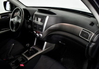 Подержанный автомобиль Subaru Forester Suv 2008 года (11 фото)