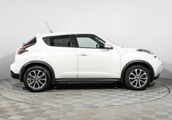 Подержанный автомобиль Nissan Juke 2015 года (4 фото)