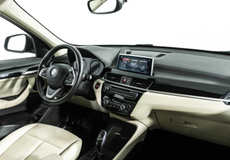 Подержанный автомобиль BMW X1 2020 года (9 фото)