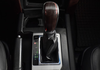 Подержанный автомобиль Toyota Land Cruiser Prado 2015 года (17 фото)