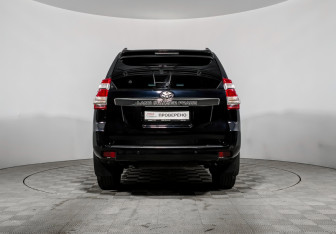 Подержанный автомобиль Toyota Land Cruiser Prado 2015 года (6 фото)