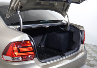 Подержанный автомобиль Volkswagen Polo Sedan 2017 года (19 фото)