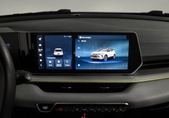 Подержанный автомобиль Geely Coolray 2023 года (16 фото)