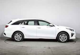 Подержанный автомобиль Kia Ceed Wagon 2020 года (4 фото)