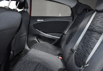 Подержанный автомобиль Hyundai Solaris Sedan 2015 года (12 фото)