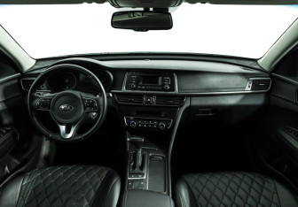 Подержанный автомобиль Kia Optima Sedan 2017 года (13 фото)