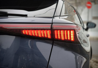 Подержанный автомобиль Omoda C5 2023 года (9 фото)