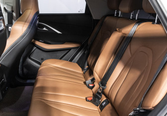 Подержанный автомобиль Omoda C5 2022 года (10 фото)