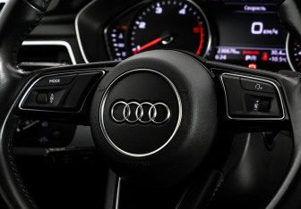 Подержанный автомобиль Audi A4 Wagon 2019 года (13 фото)