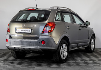 Подержанный автомобиль Opel Antara 2008 года (5 фото)