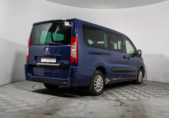 Подержанный автомобиль Peugeot Expert 2015 года (5 фото)