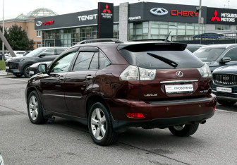 Подержанный автомобиль Lexus RX 2007 года (4 фото)