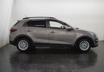 Подержанный автомобиль Kia Rio Hatchback 2018 года (4 фото)