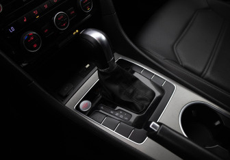 Подержанный автомобиль Volkswagen Passat Sedan 2020 года (12 фото)