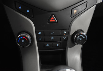 Подержанный автомобиль Chevrolet Cruze Sedan 2012 года (15 фото)