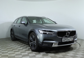 Подержанный автомобиль Volvo V90 Cross Country 2017 года (5 фото)