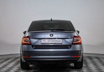 Подержанный автомобиль Skoda Octavia Liftback 2018 года (6 фото)