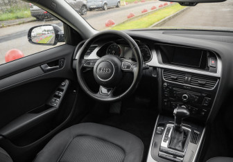 Подержанный автомобиль Audi A4 Sedan 2013 года (10 фото)