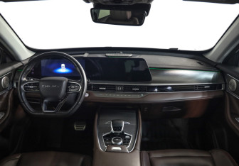 Подержанный автомобиль Chery Tiggo 8 Pro Max 2023 года (9 фото)