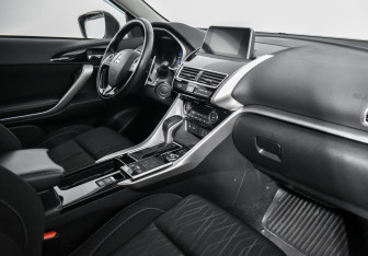 Подержанный автомобиль Mitsubishi Eclipse Cross 2019 года (13 фото)