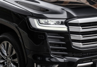Подержанный автомобиль Toyota Land Cruiser Suv 2021 года (11 фото)