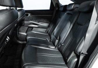 Подержанный автомобиль Kia Sorento 2021 года (10 фото)