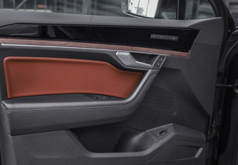 Подержанный автомобиль Volkswagen Touareg 2018 года (28 фото)