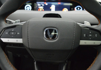Подержанный автомобиль Changan UNI-V 2024 года (16 фото)