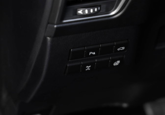 Подержанный автомобиль Lexus NX 2015 года (24 фото)