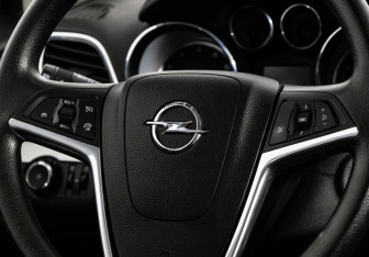 Подержанный автомобиль Opel Mokka 2014 года (12 фото)