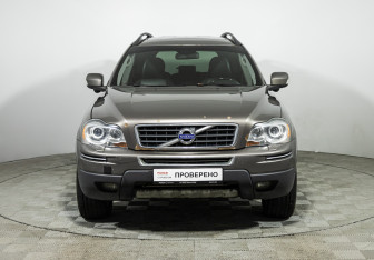 Подержанный автомобиль Volvo XC90 2008 года (2 фото)