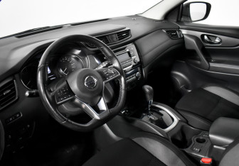 Подержанный автомобиль Nissan Qashqai 2020 года (9 фото)