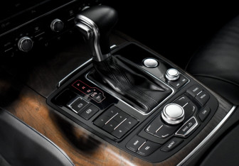 Подержанный автомобиль Audi A6 Sedan 2013 года (13 фото)