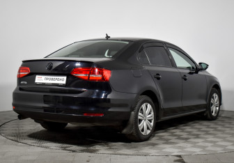 Подержанный автомобиль Volkswagen Jetta Sedan 2015 года (5 фото)