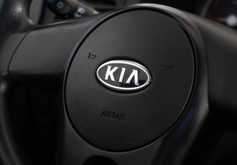 Подержанный автомобиль Kia Rio Hatchback 2010 года (10 фото)