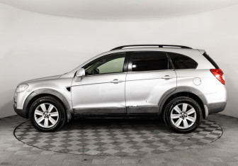 Подержанный автомобиль Chevrolet Captiva 2008 года (8 фото)