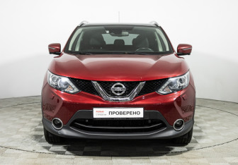 Подержанный автомобиль Nissan Qashqai 2014 года (2 фото)