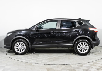 Подержанный автомобиль Nissan Qashqai 2017 года (8 фото)