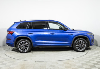 Подержанный автомобиль Skoda Kodiaq 2023 года (4 фото)