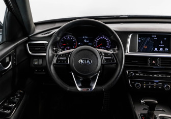 Подержанный автомобиль Kia Optima Sedan 2019 года (12 фото)