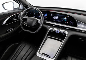 Подержанный автомобиль Exeed TXL 2023 года (15 фото)