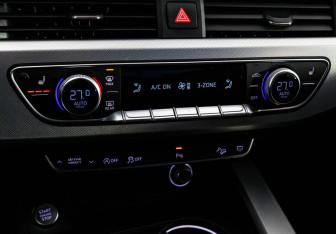 Подержанный автомобиль Audi A4 Sedan 2016 года (19 фото)