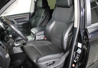 Подержанный автомобиль Toyota Land Cruiser Suv 2018 года (8 фото)