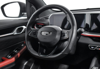 Подержанный автомобиль Geely Coolray 2023 года (14 фото)