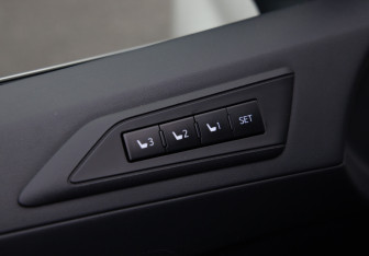 Подержанный автомобиль Toyota Alphard 2019 года (27 фото)