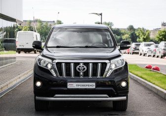 Подержанный автомобиль Toyota Land Cruiser Prado 2014 года (4 фото)