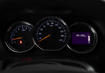 Подержанный автомобиль Renault Duster 2016 года (18 фото)