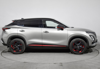Подержанный автомобиль Omoda C5 2023 года (4 фото)