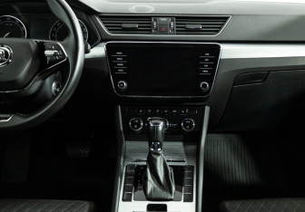 Подержанный автомобиль Skoda Superb Liftback 2020 года (14 фото)