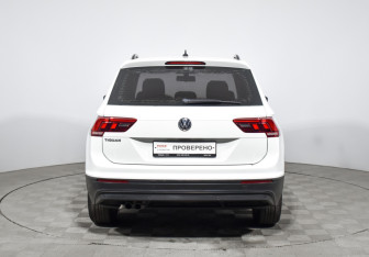 Подержанный автомобиль Volkswagen Tiguan 2018 года (6 фото)